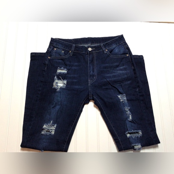 Denim - Ladies  Distressed Blue Jeans XL  (0202)
